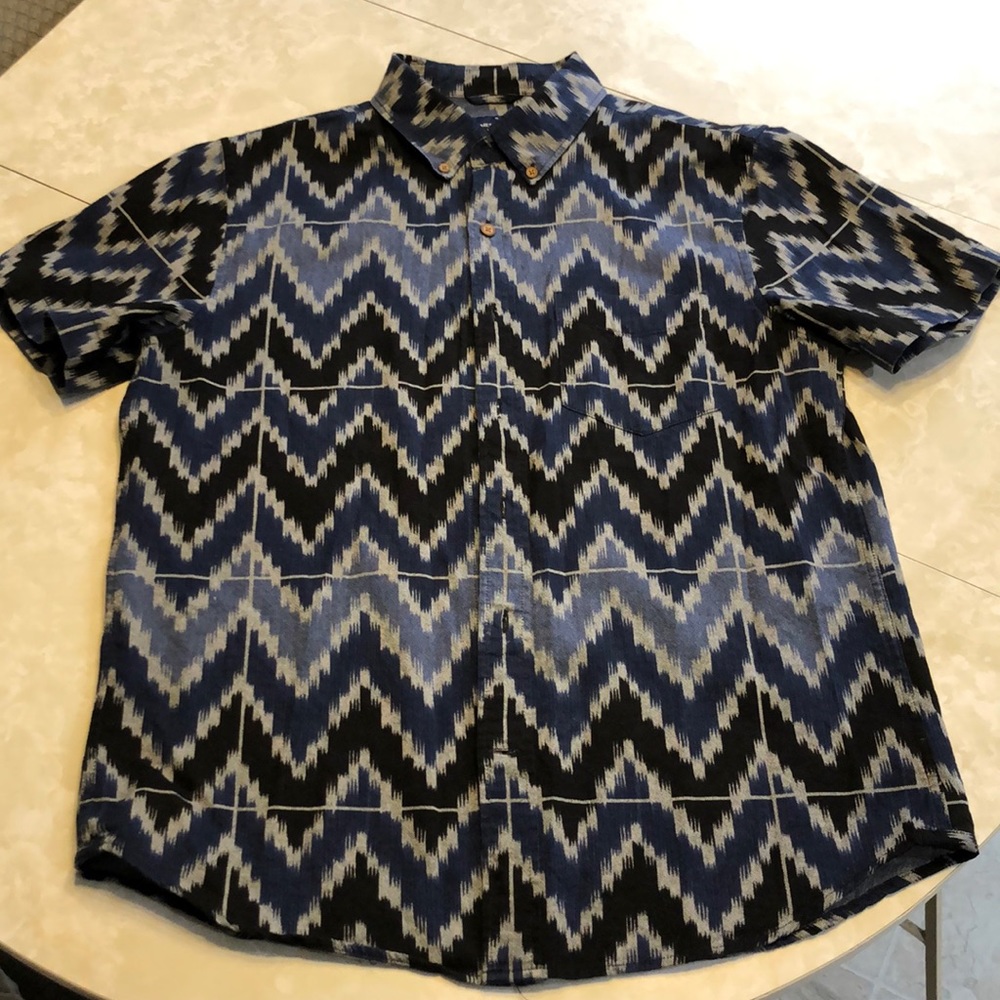 American Eagle men’s button down